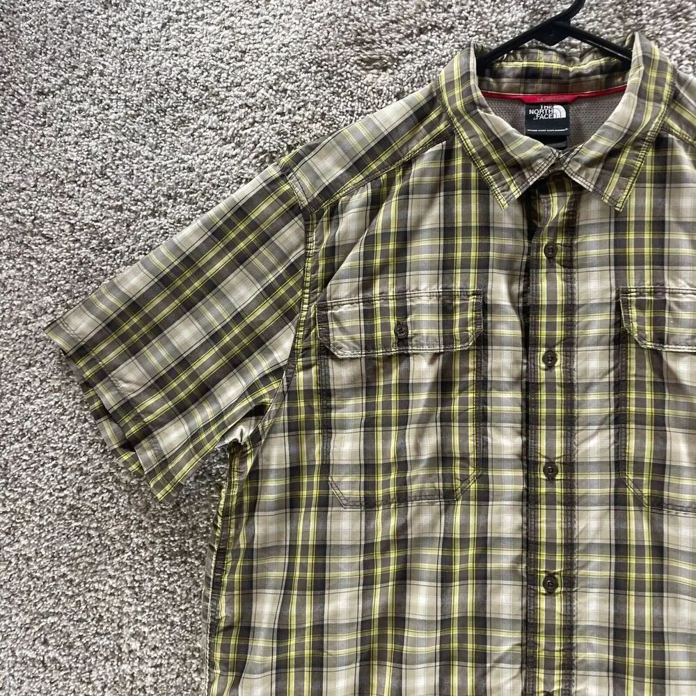 The North Face Shirt‎ Mens Large Plaid Short Sleeve Button Up Casual Adult Nylon